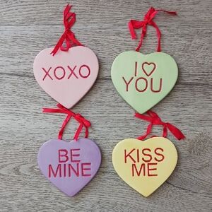 Candy Hearts Valentine Mini Plate Set Of 4 EUC With Storage Box